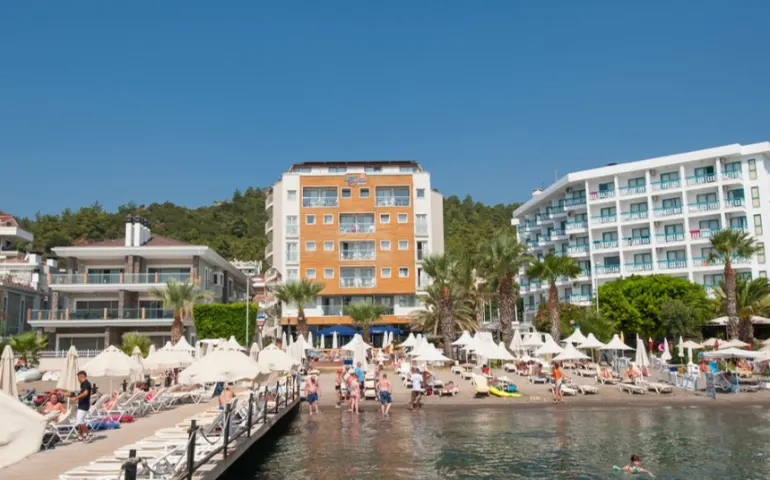 Пляж в отеле Cettia Beach Resort 4*