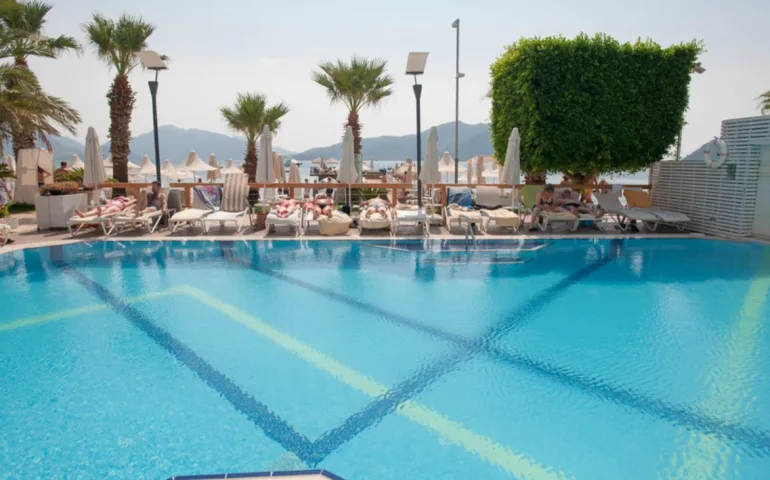 Бассейн в отеле Cettia Beach Resort 4*