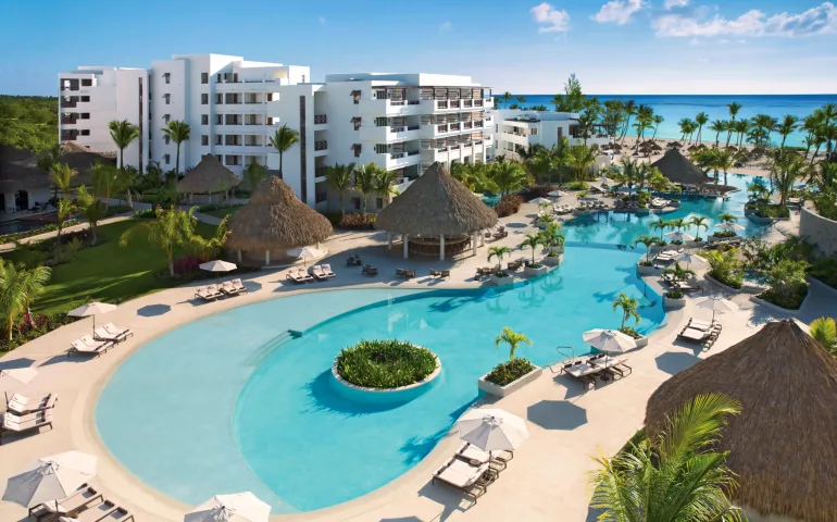 Бассейн в отеле Secrets Cap Cana Resort & Spa 5*