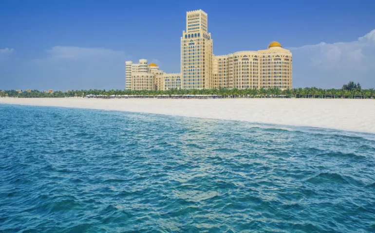 Пляж в отеле Waldorf Astoria Ras Al Khaimah 5*